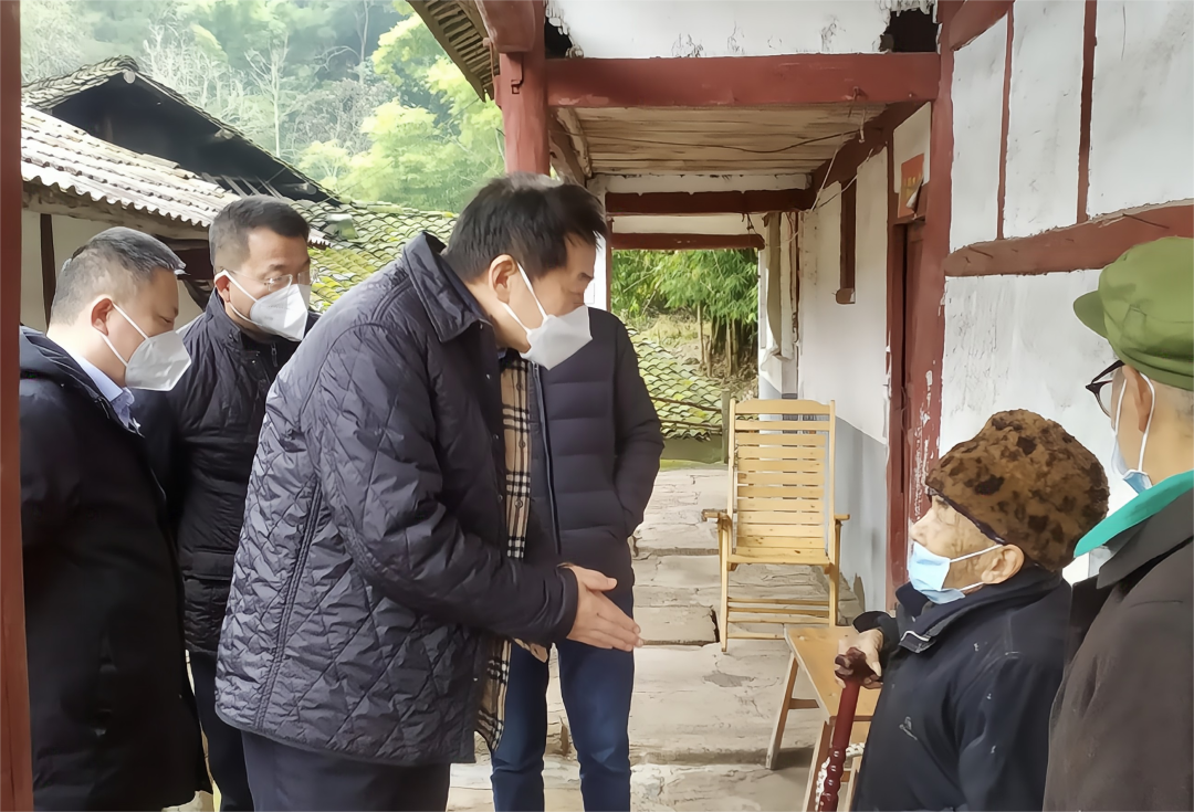 四川省尊龙凯时集团党委书记、董事长任丁率队赴嘉陵区开展帮扶工作